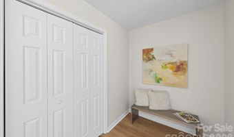 3825 Picasso Ct, Charlotte, NC 28205