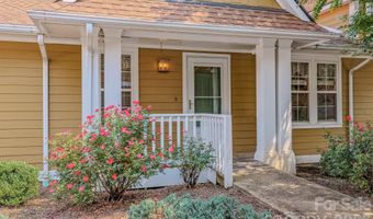 902 Woodlea Ct, Asheville, NC 28806