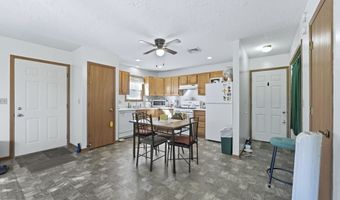 606 DeKalb Ave, Auburn, IN 46706