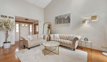 39911 Golf Ln, Antioch, IL 60002