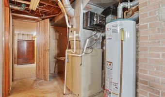 136 N Chillicothe Rd, Aurora, OH 44202