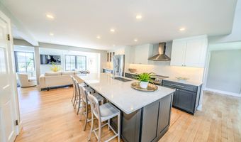 16 Cottage St, Belfast, ME 04915