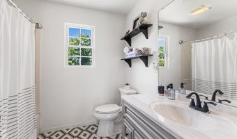 248 Church St, Belford, NJ 07718