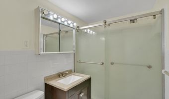 8 Whittier Pl 22B, Boston, MA 02114