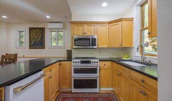 7 Greenway Ct, Bar Harbor, ME 04609