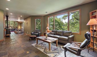 940 Pinecrest Ter, Ashland, OR 97520