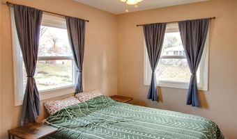 5230 Wick Way Dr, Alton, IL 62002