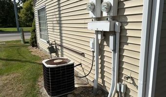 2543 S Sherman St, Applegate, MI 48401