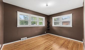 1597 Greenview Dr, Ann Arbor, MI 48103