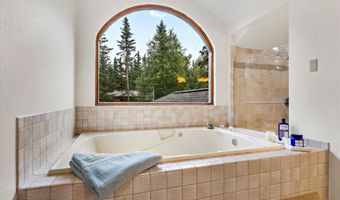 4690 Southpark Bluff Dr, Anchorage, AK 99516