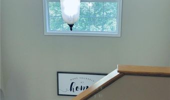 20 Canton Ct, Cranston, RI 02921