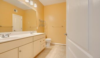 7201 TRAVERTINE Dr 104, Baltimore, MD 21209