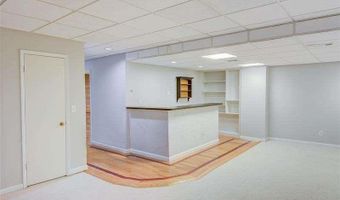 639 Lakeshore Dr, Berkeley Lake, GA 30096