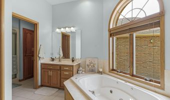 3988 N Farm Road 35, Ash Grove, MO 65604
