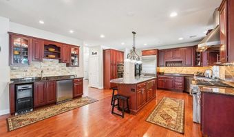 6139 PALOMINO Dr, Allentown, PA 18106