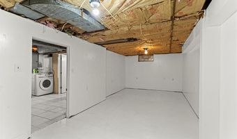 10045 Ruth Ave, Allen Park, MI 48101