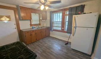 18 W Delta St, Aurora, MO 65605