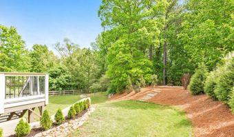 62 Applewood Ln, Acworth, GA 30101