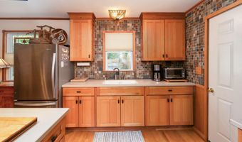 1108 Elm St, Baldwin City, KS 66006