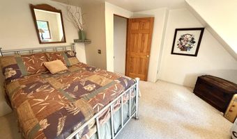 5912 5 Mile Pt Rd, Allouez, MI 49805