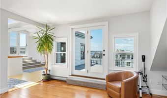 433 Thames St E, Newport, RI 02840