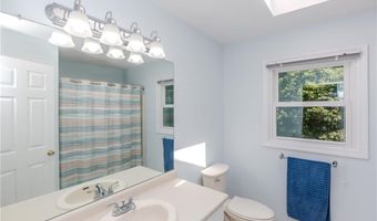 20 Birch View Ct, Cranston, RI 02921