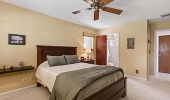 186 PINE St, Atlantic Beach, FL 32233