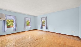 30 Seabreeze Dr, Bourne, MA 02532