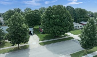 2320 S GREENVIEW St, Appleton, WI 54915