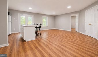 7302 IVYCREST Pl, Annandale, VA 22003