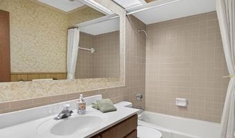 6 Helmsdale Ct, Ballwin, MO 63011