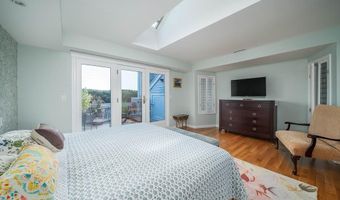 152 Crompton Ave 12, East Greenwich, RI 02818