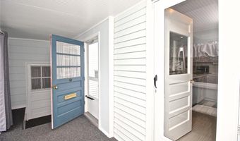 139 Coggeshall Ave, Newport, RI 02840