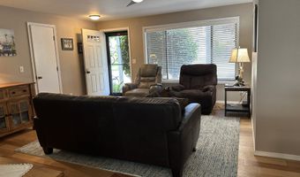 801 BROOKHAVEN Dr A, Brookings, OR 97415