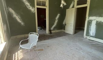 211 S Hickory St, Aberdeen, MS 39730