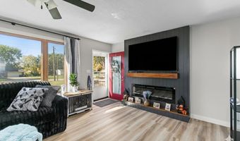 705 17th Ave SW, Altoona, IA 50009