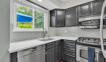 2840 Bombridge Ct, Ann Arbor, MI 48104