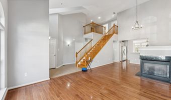 2000 GOLDEN MORNING Dr 32, Bowie, MD 20721