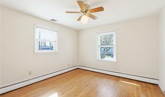 145 Glenwood Dr, North Kingstown, RI 02852