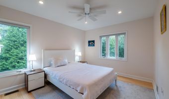 4614 ROXBURY Dr, Bethesda, MD 20814