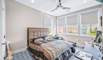 31 Valiant Ct, Middletown, NJ 07748
