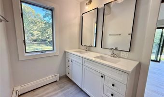 280 W Reach Dr, Jamestown, RI 02835