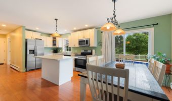 38 Fairview Ave, Auburn, ME 04210