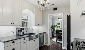 212 W 4TH Ave, Cheyenne, WY 82001