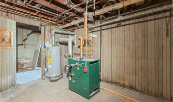 51 Oakland Ave, Cranston, RI 02910