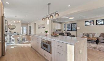 415 N Haddow Ave, Arlington Heights, IL 60004