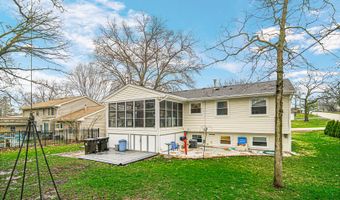 369 Hickory Rd, Lake Zurich, IL 60047