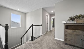 43 Burroughs Dr, Ashville, OH 43103