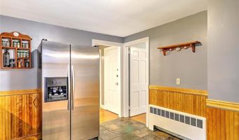 9 Roberta Dr, Barrington, RI 02806