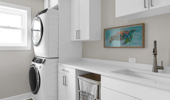 516 Club Dr, Bay Head, NJ 08742